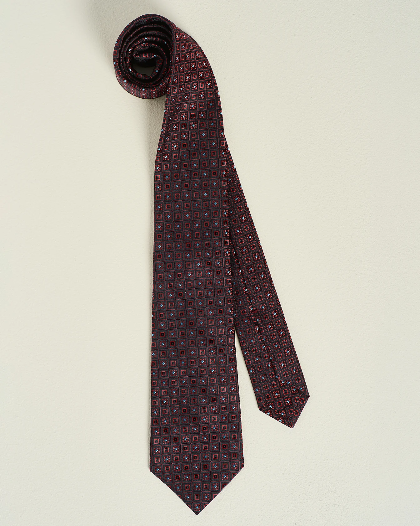Refined men's accessories